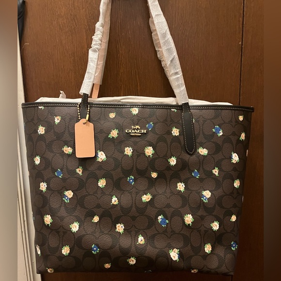 NWT Coach Signature Vintage RSE CTY tote